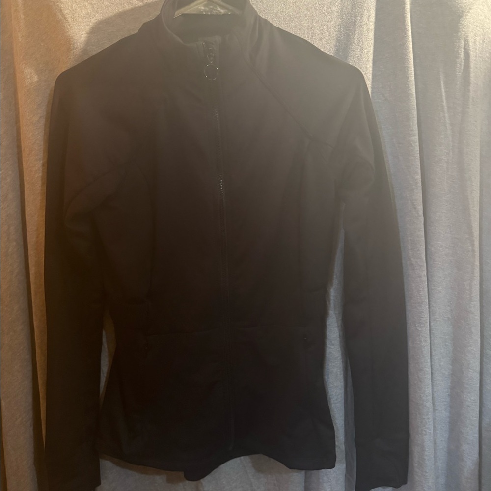 Preowned XS Women’s Black Fabletics Full-Zip Jacket!